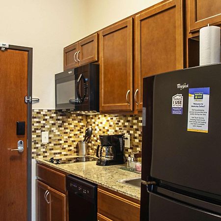 Mainstay Suites Madison - Monona Екстериор снимка