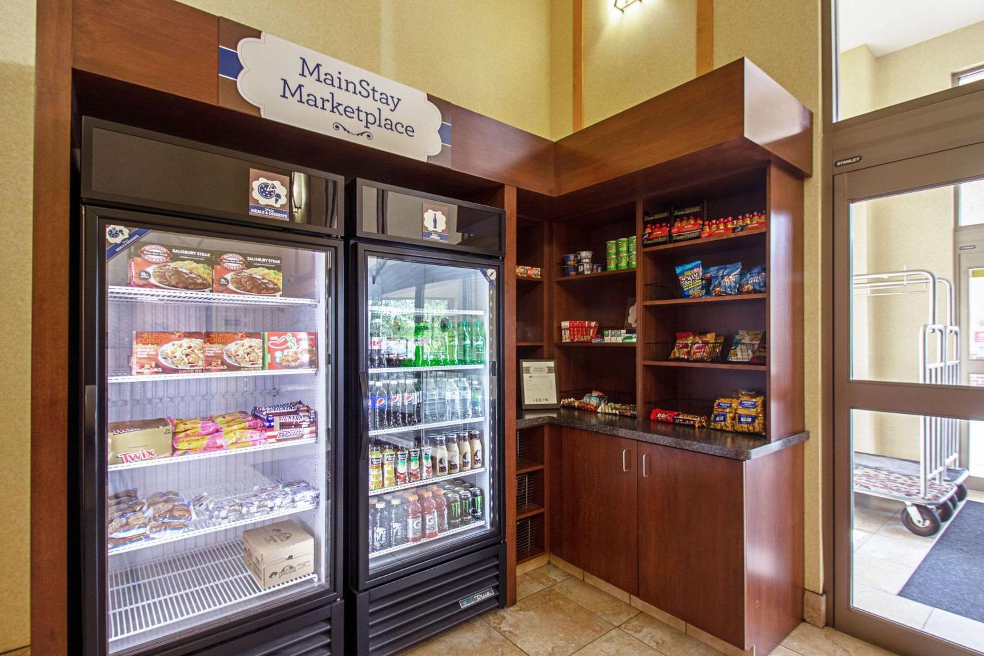 Mainstay Suites Madison - Monona Екстериор снимка