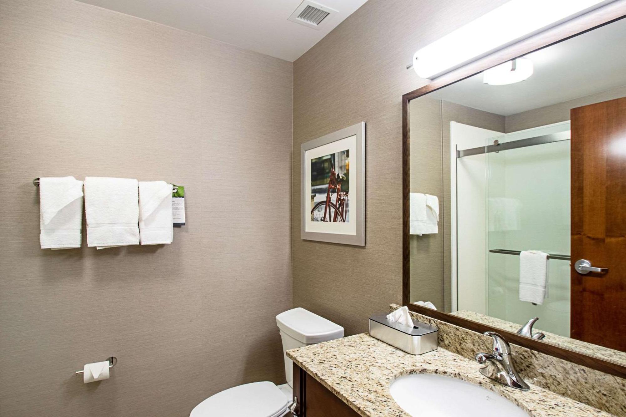 Mainstay Suites Madison - Monona Екстериор снимка