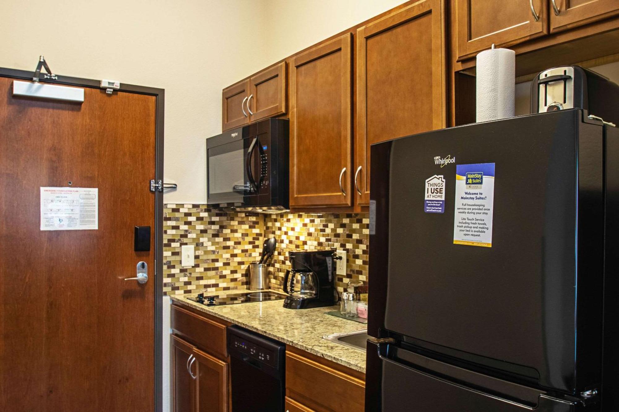 Mainstay Suites Madison - Monona Екстериор снимка
