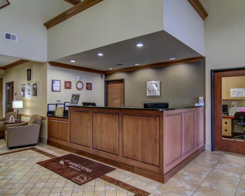 Mainstay Suites Madison - Monona Екстериор снимка