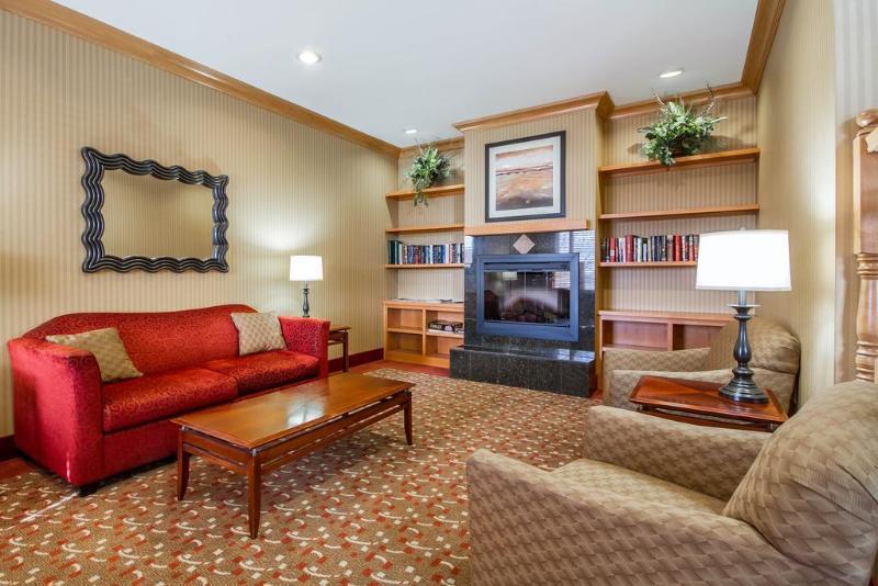 Mainstay Suites Madison - Monona Екстериор снимка