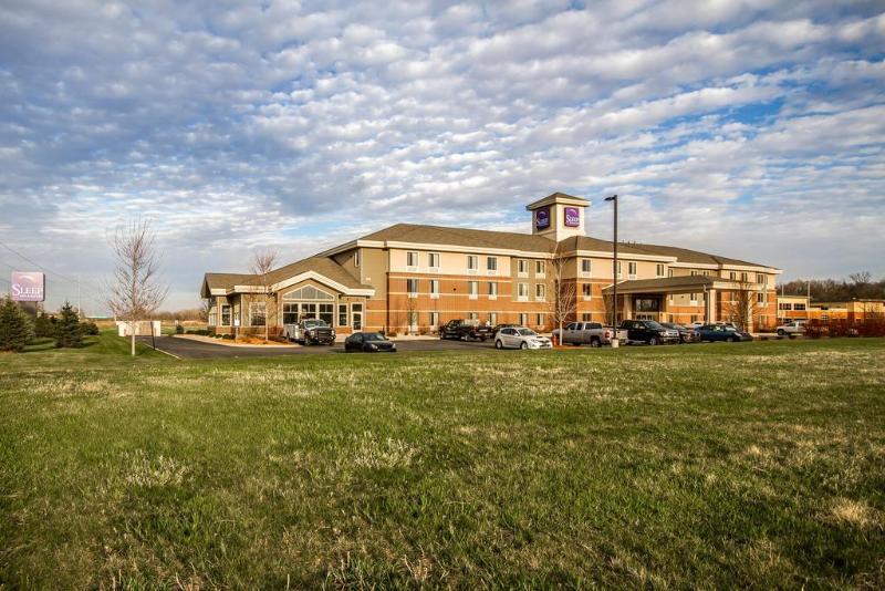 Mainstay Suites Madison - Monona Екстериор снимка