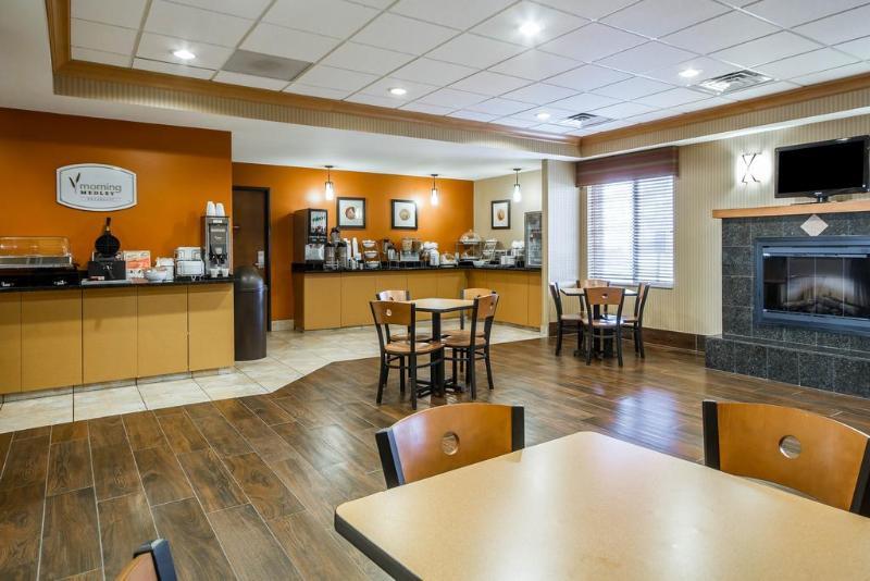 Mainstay Suites Madison - Monona Екстериор снимка