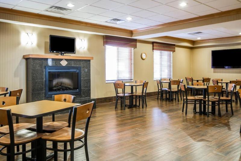 Mainstay Suites Madison - Monona Екстериор снимка